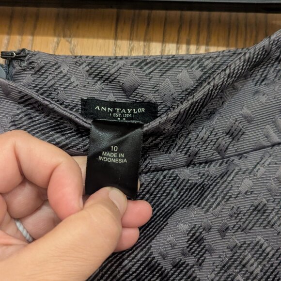 Ann Taylor Women's Gray Floral Skirt- Size 10 - Picture 5 of 5